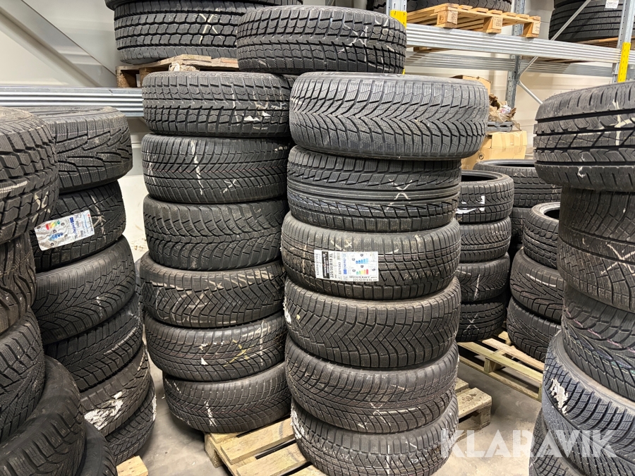 Vinterdäck 18 tum olika fabrikat och dimensioner ca 19 st