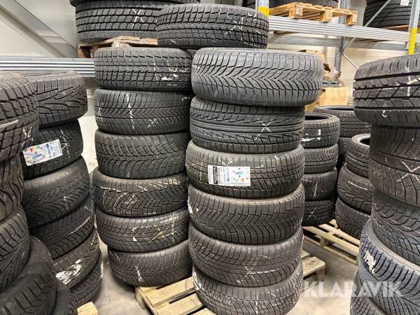Vinterdäck 18 tum olika fabrikat och dimensioner ca 19 st