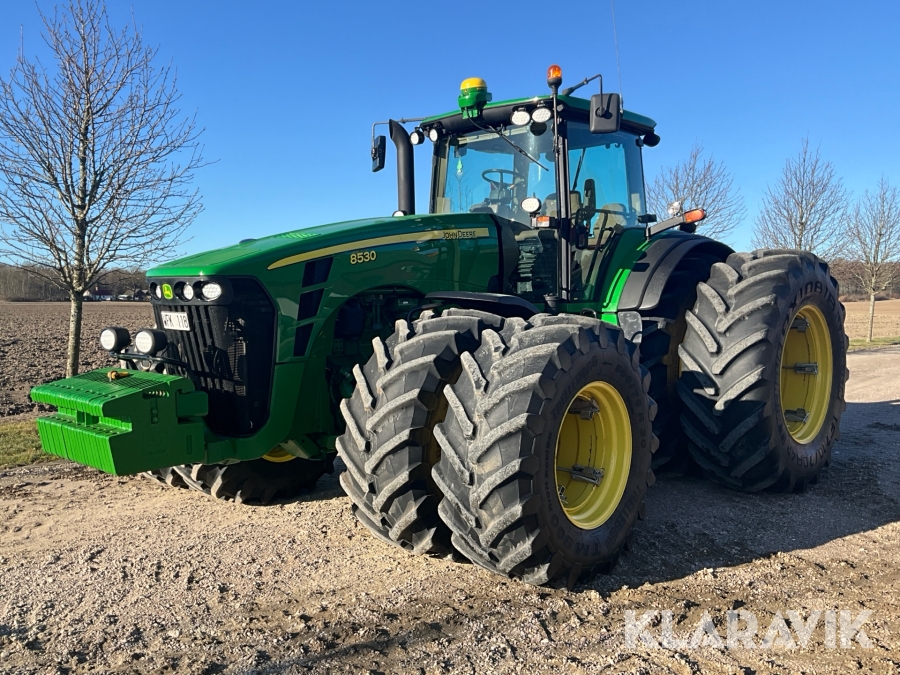 Traktor John Deere 8530