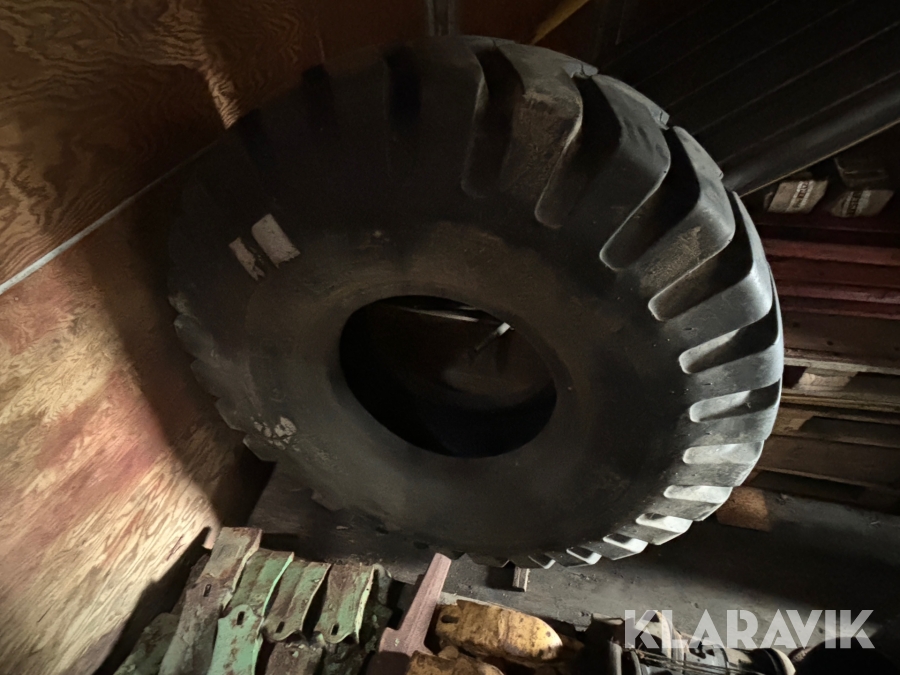 Entreprenaddäck Bridgestone R - Lug