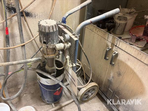 Lackpump på vagn med pistol och slangpaket Kremlin