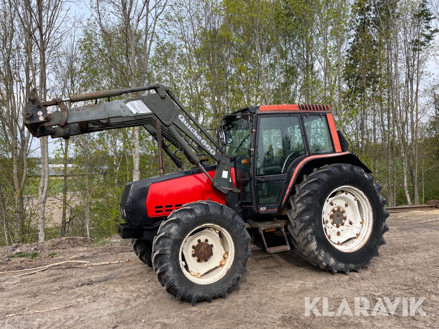 Traktor Valmet 6600 med lastare
