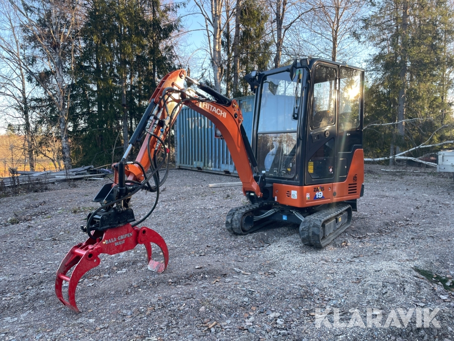 Grävmaskin Hitachi ZX19-6 CR med släpkärra