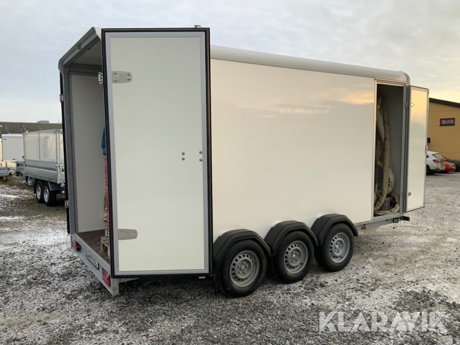 Isoleringsutrustning polyurea och polyuretan Gama Evolution G-30 H med Henra-släp