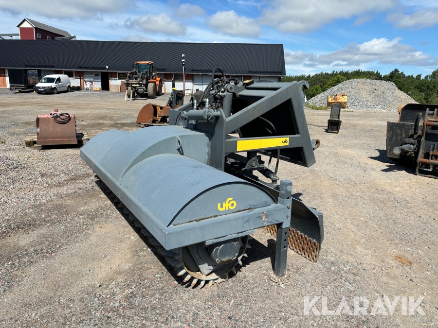 Iskross med hydrauliskt rivstål Ufo P14