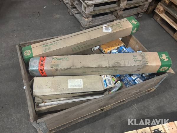 Diverse Lysrör och elkablar 2st pallar