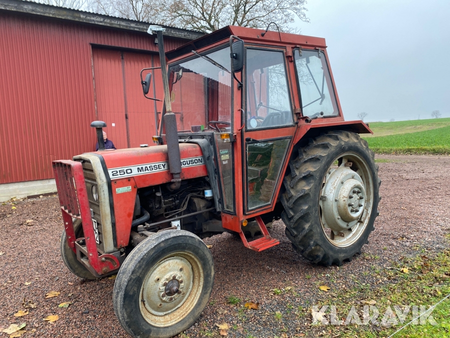 Veterantraktor Massey Ferguson 250-2WD 