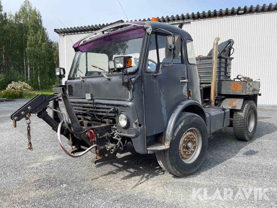 Motorredskap Plognings- och kranutrustad Volvo F86