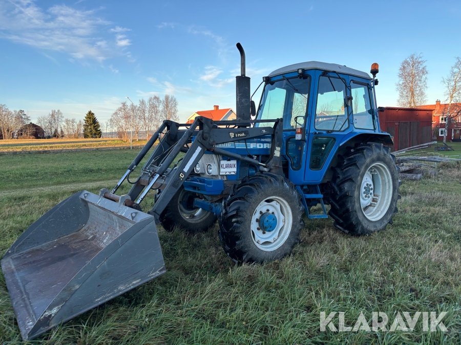 Traktor Ford 5610 4WD med lastare