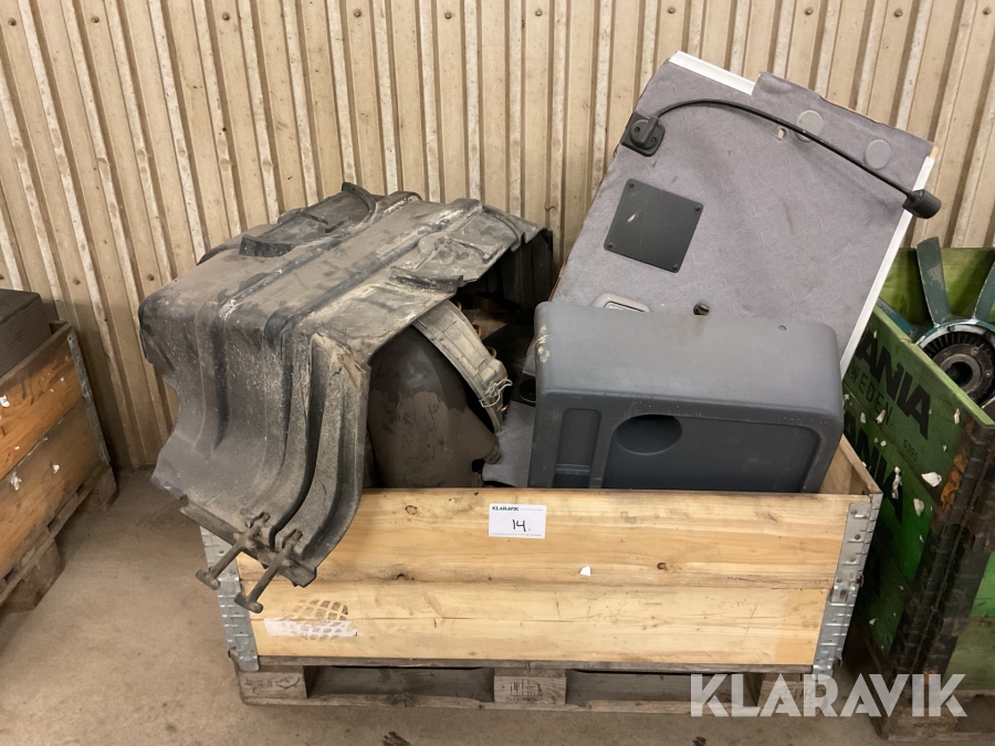 Diverse fordonsdelar Scania