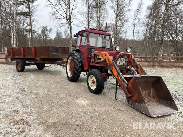 Veterantraktor McCormick International med tippvagn