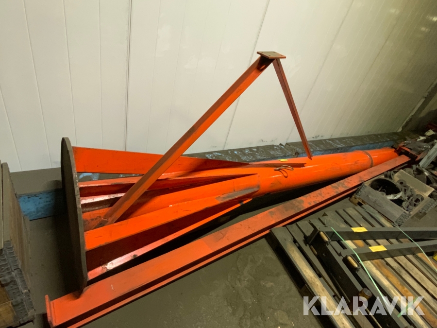 Pelarsvängkran med ca 6,5m bom 2ton