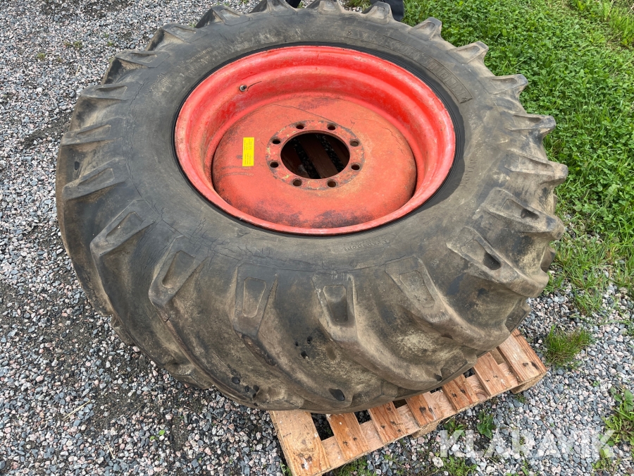 Hjul till skördetröska 18,4-30