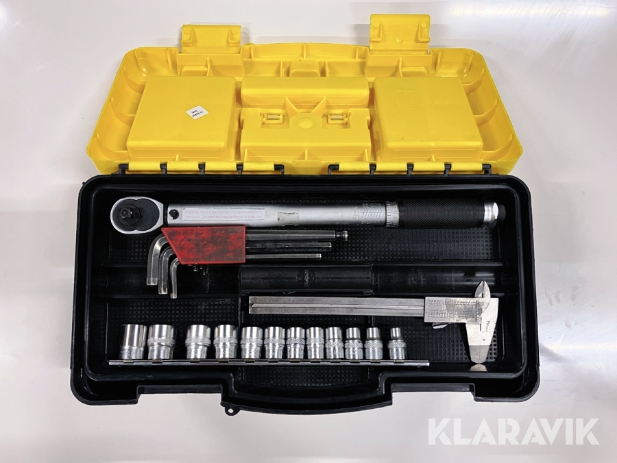 Verktygslåda med diverse handverktyg