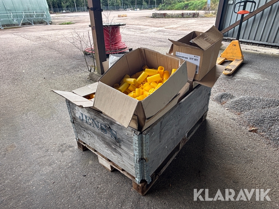 Diverse distanshylsor