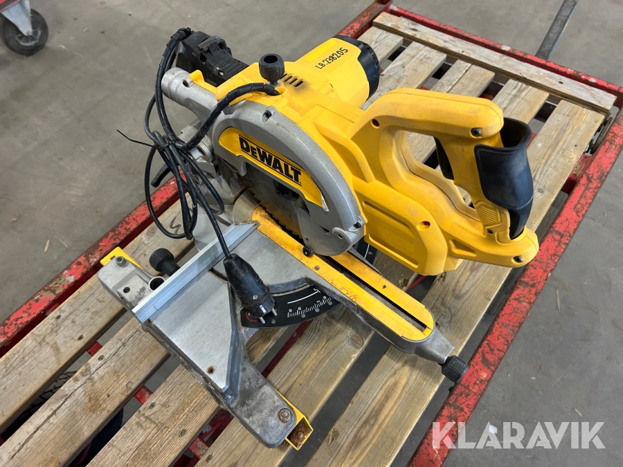 Kap och geringssåg Dewalt DWS 777