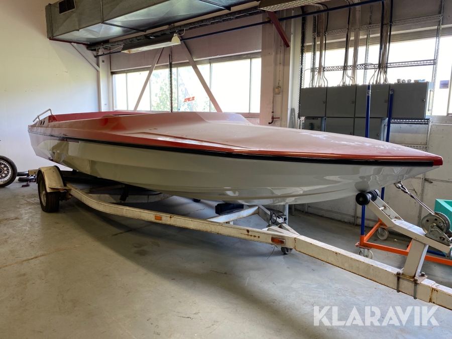 Båt Glastron Carlson