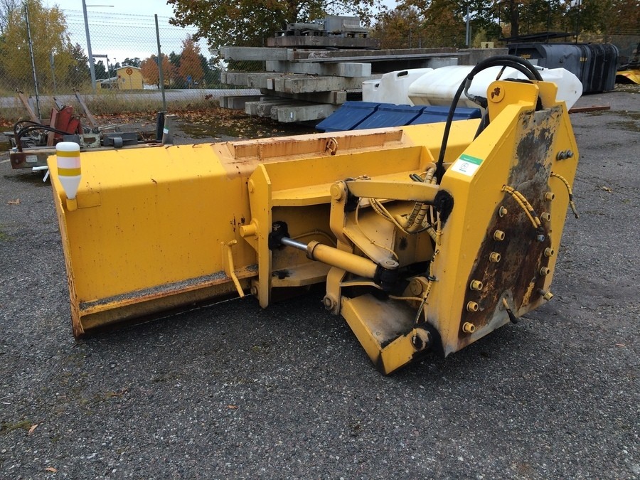 Frontblad till väghyvel