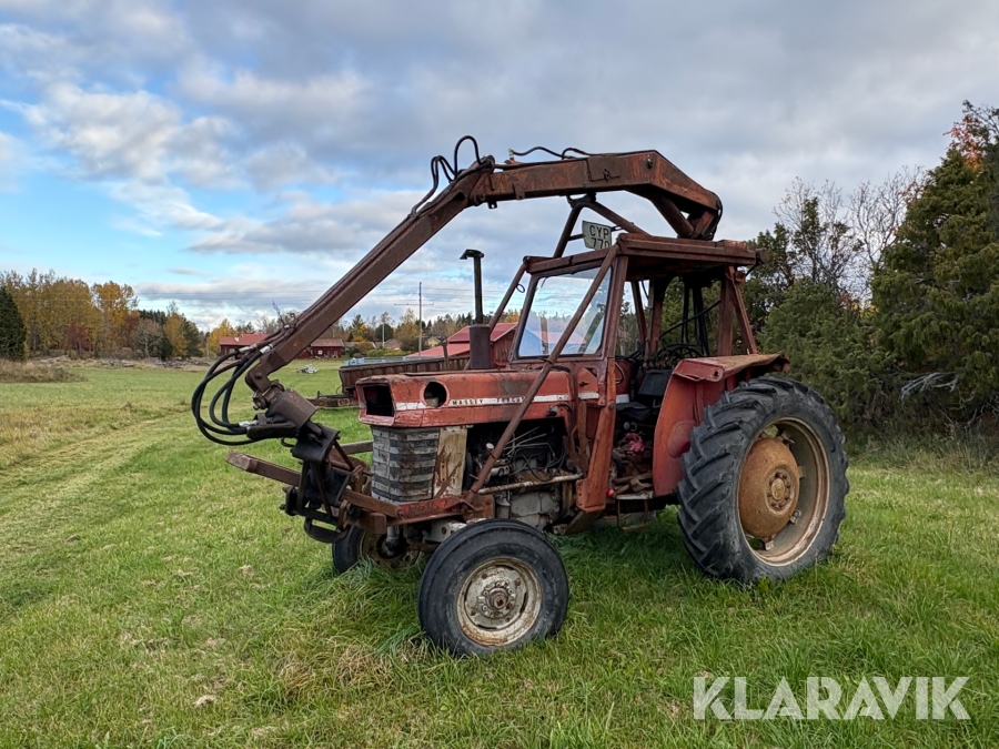 Traktor Massey Ferguson 165 S med skogsvagn