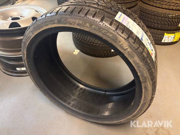 Odubbat vinterdäck Michelin 235/35 R20