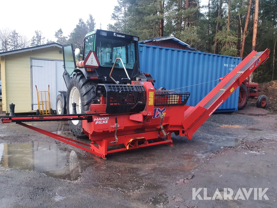 Vedmaskin med transportband Hakki Pilke 1X37