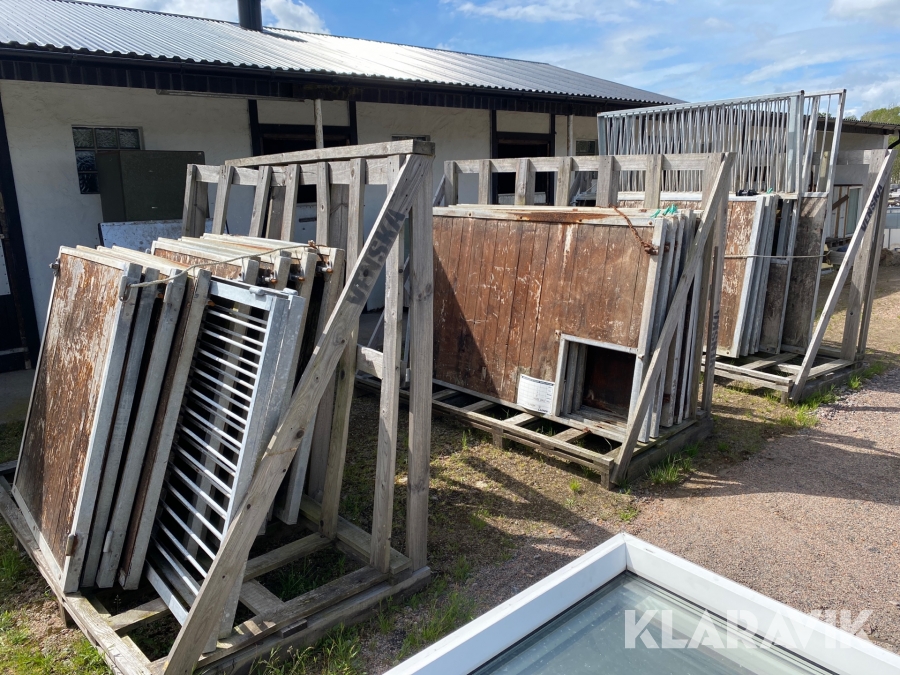 Hästboxar fronter och dörrar