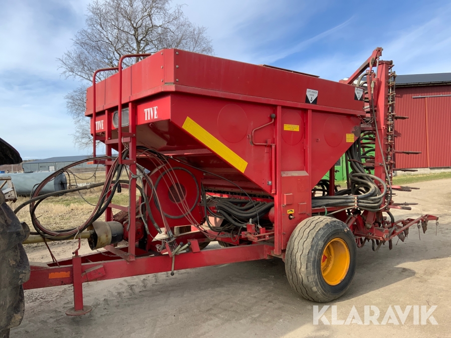 Såmaskin Tive Drill Jet 4006 med körspår