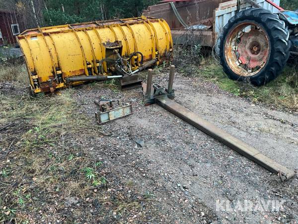Snöplog Stiansen & öya 330 med bom och lyftkolv