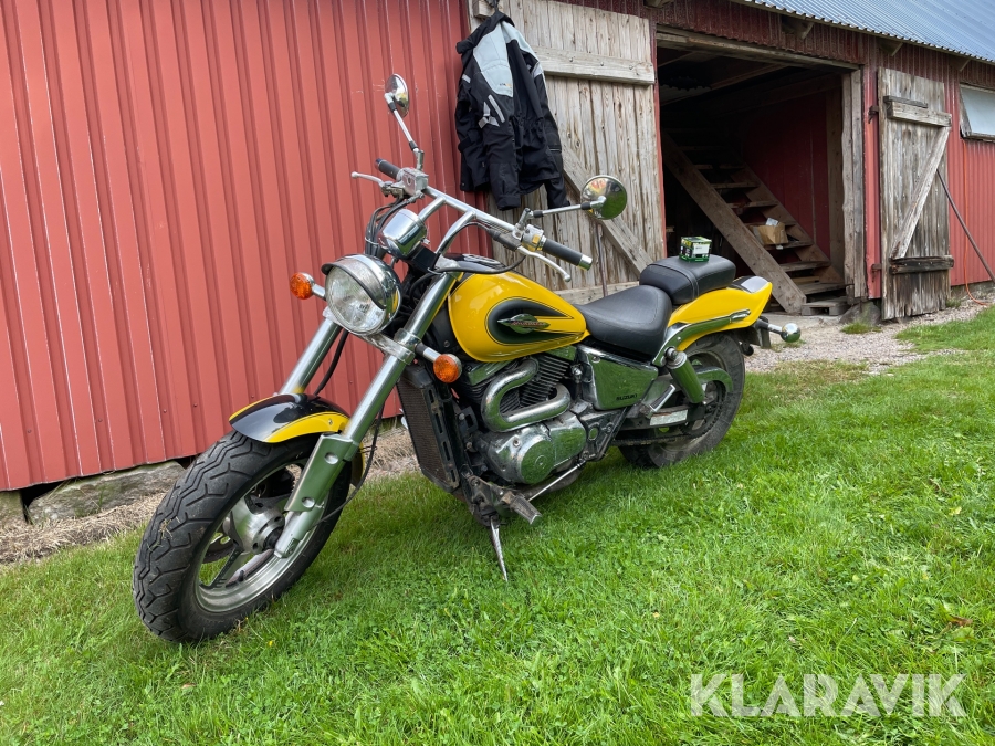 Motorcykel Suzuki Marauder VZ800