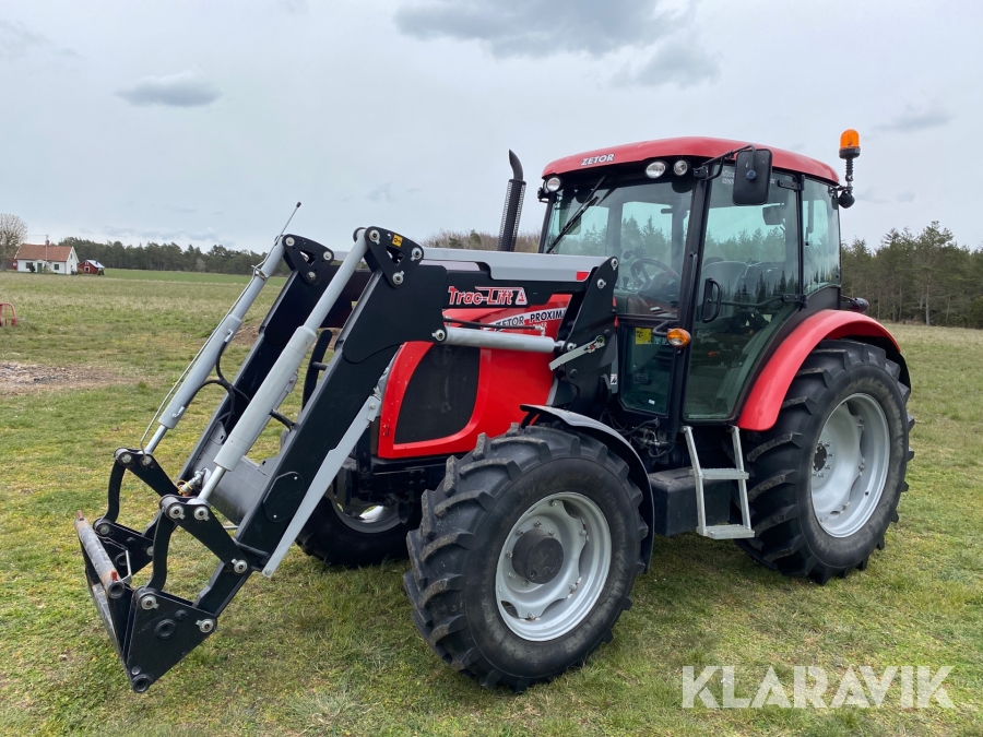 Traktor Zetor Proxima Power 110 med komfortpaket, lastare & redskap