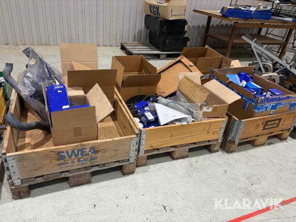 Reservdelar nya till Volvo Penta, 3 st pallar