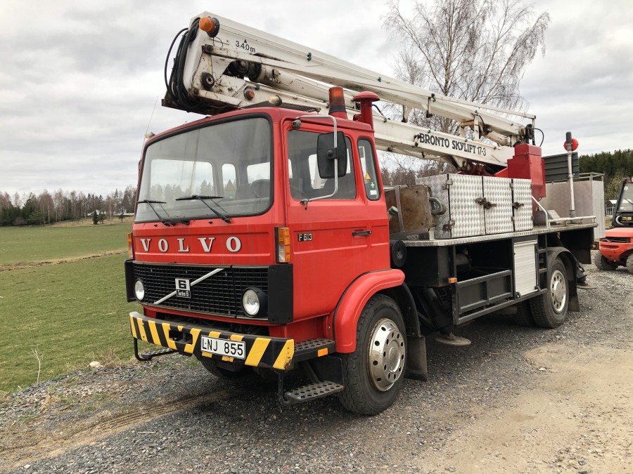 Bil med Skylift Volvo F613 4X2