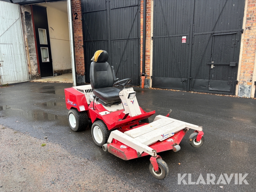 Gräsklippare Ventrac 3000 med plogblad