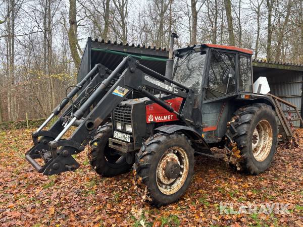 Traktor Valmet 455-4 med frontlastare