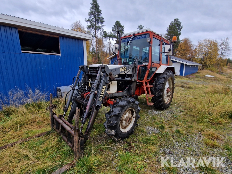 Traktor Belarus MTZ 562 med lastare