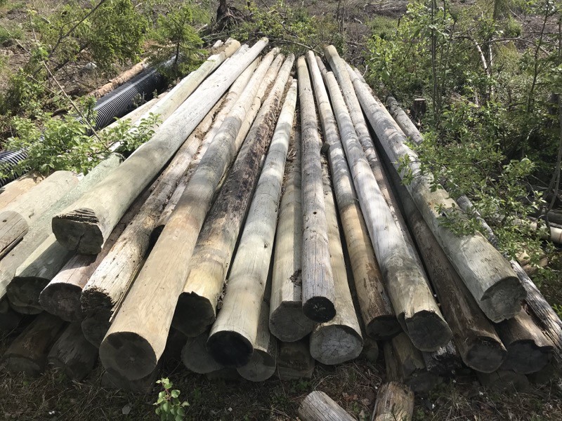 Telefonstolpar ca 30st