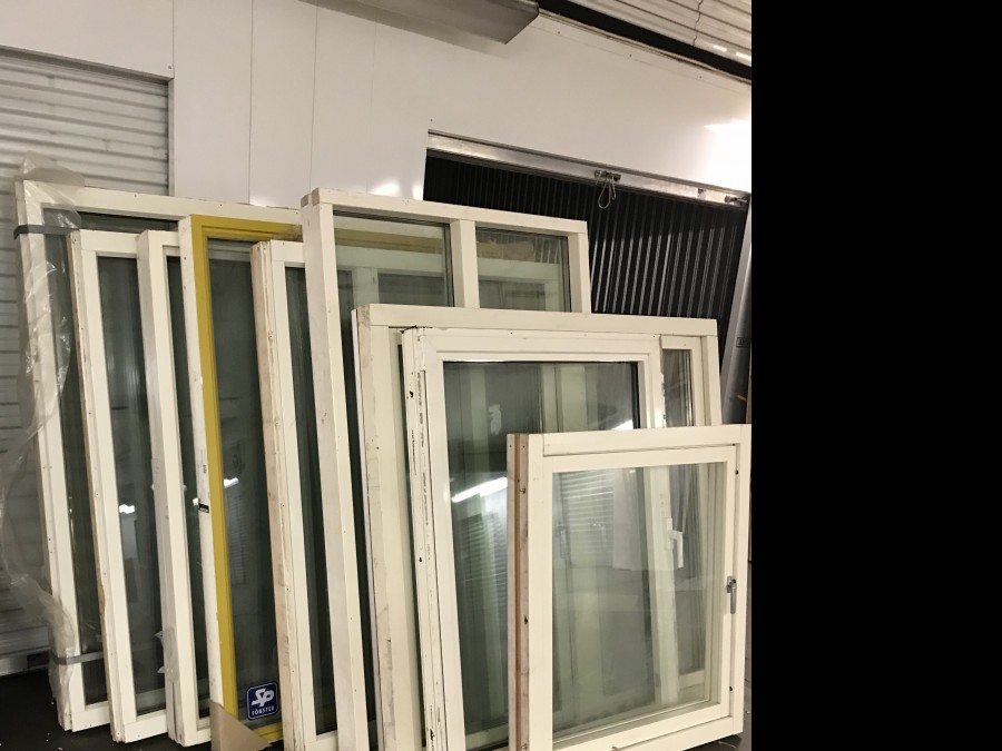 25 st fönster i olika storlekar och former