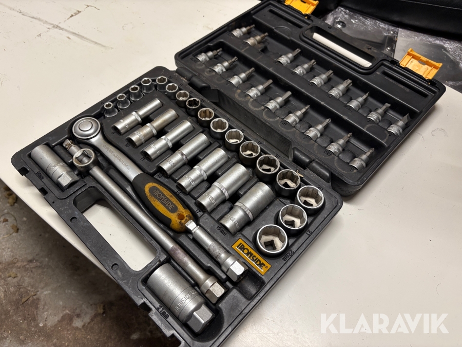 Verktygslåda med hylsnyckelsats Ironside