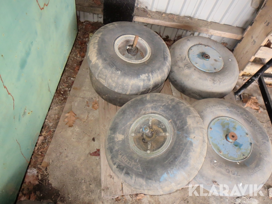 Flygplansdäck med fälg