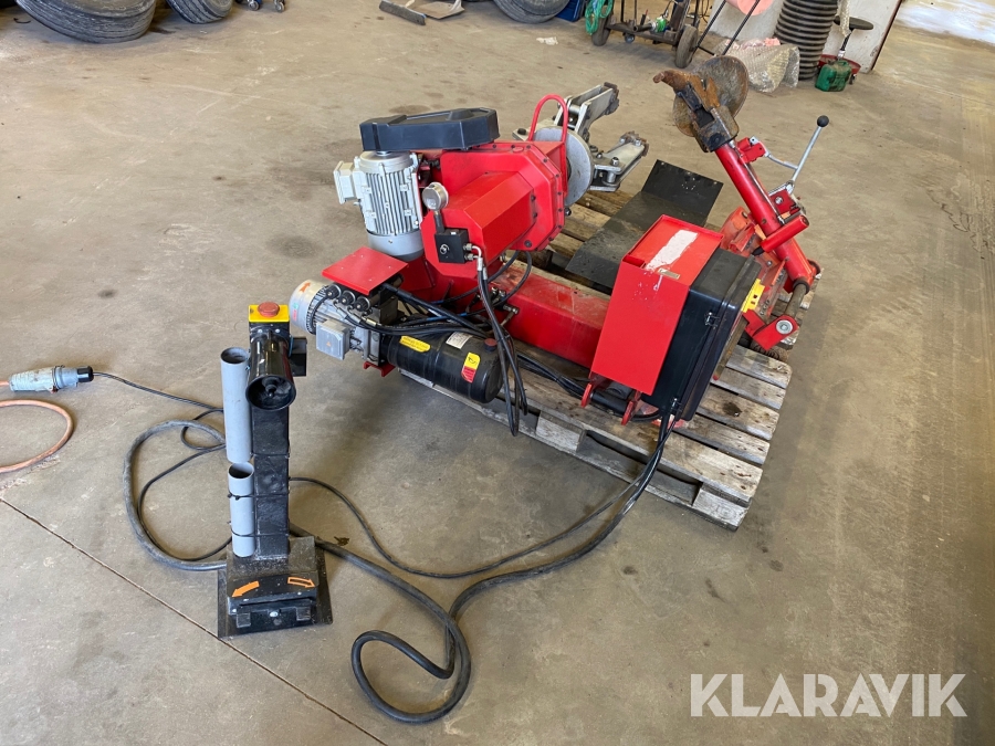 Däckkrängningsmaskin för lastbil  