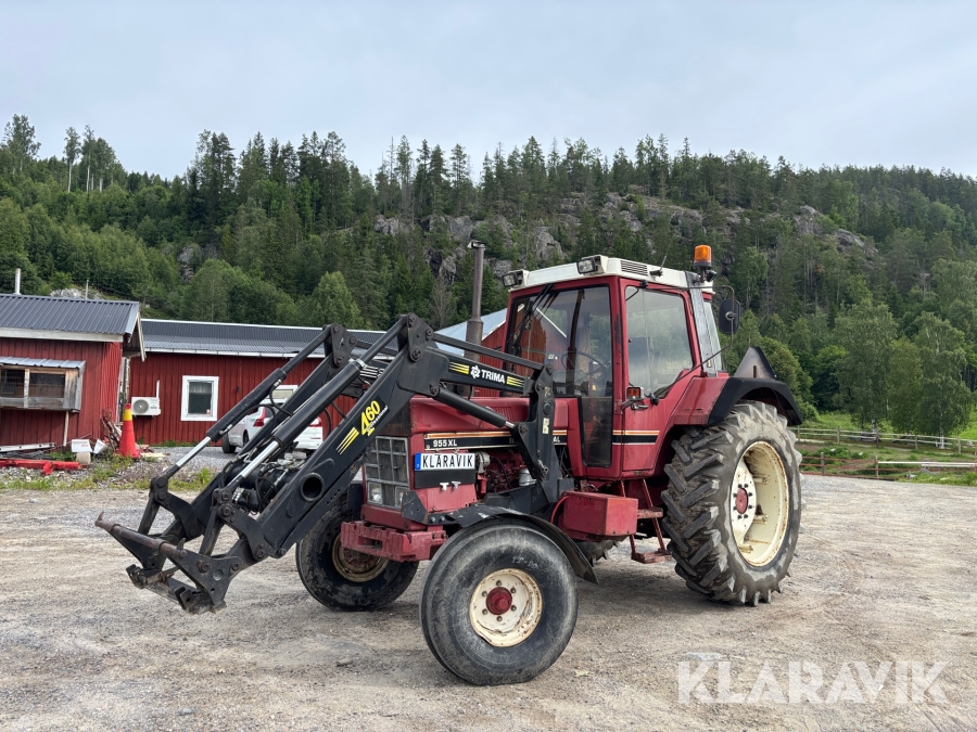 Traktor International 955 XL med lastare