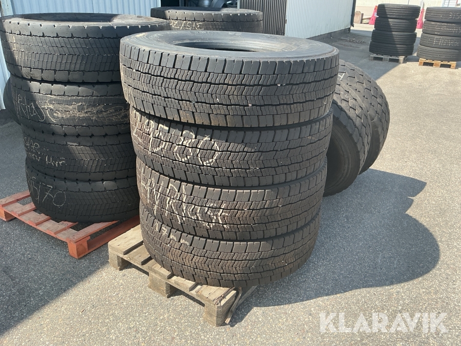 Däck Bridgestone W990 studless 295/80 r22.5 4st
