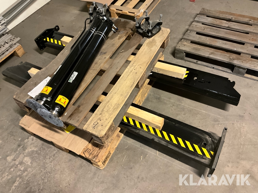 Stödben Hiab 2 st till kranbilar