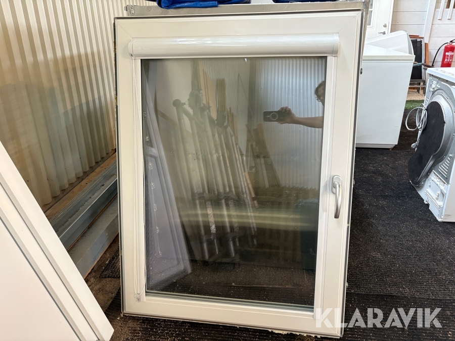 Fönster med integrerad rullgardin