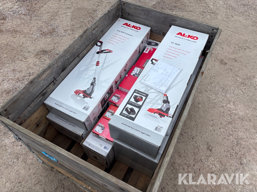 Parti trädgårdsredskap