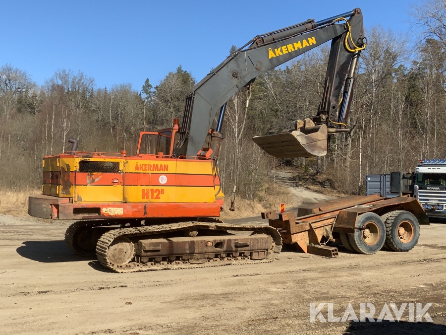 Grävmaskin Åkerman H12B med transportanordning