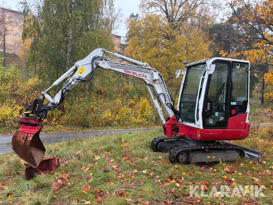 Grävmaskin Takeuchi TB 230 med rototilt & redskap