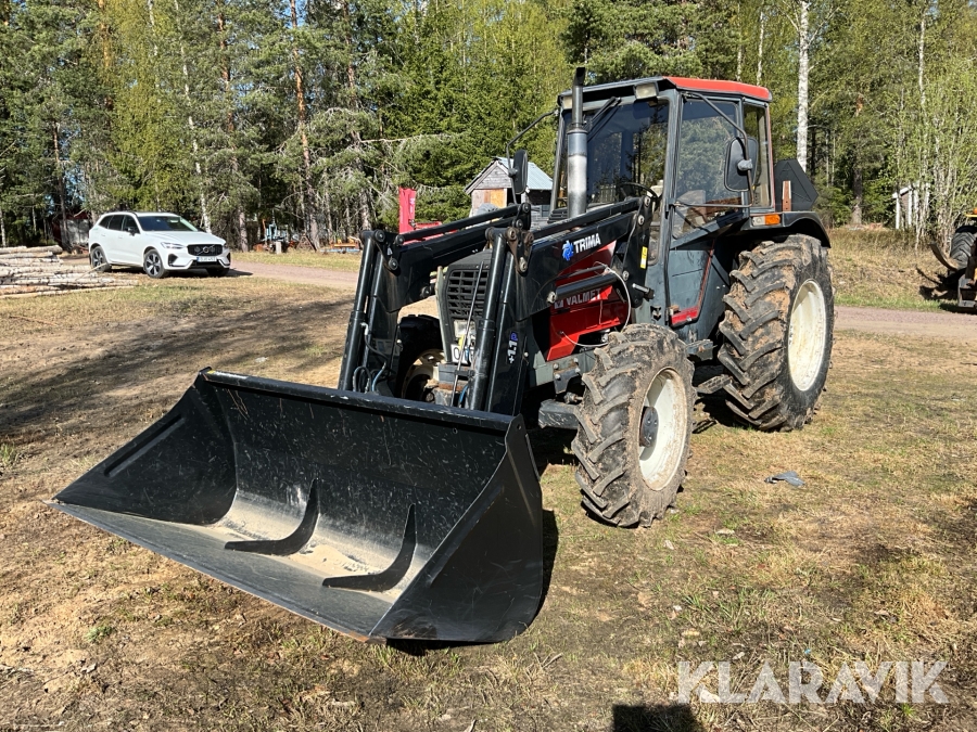 Traktor Valmet 455 med skopa