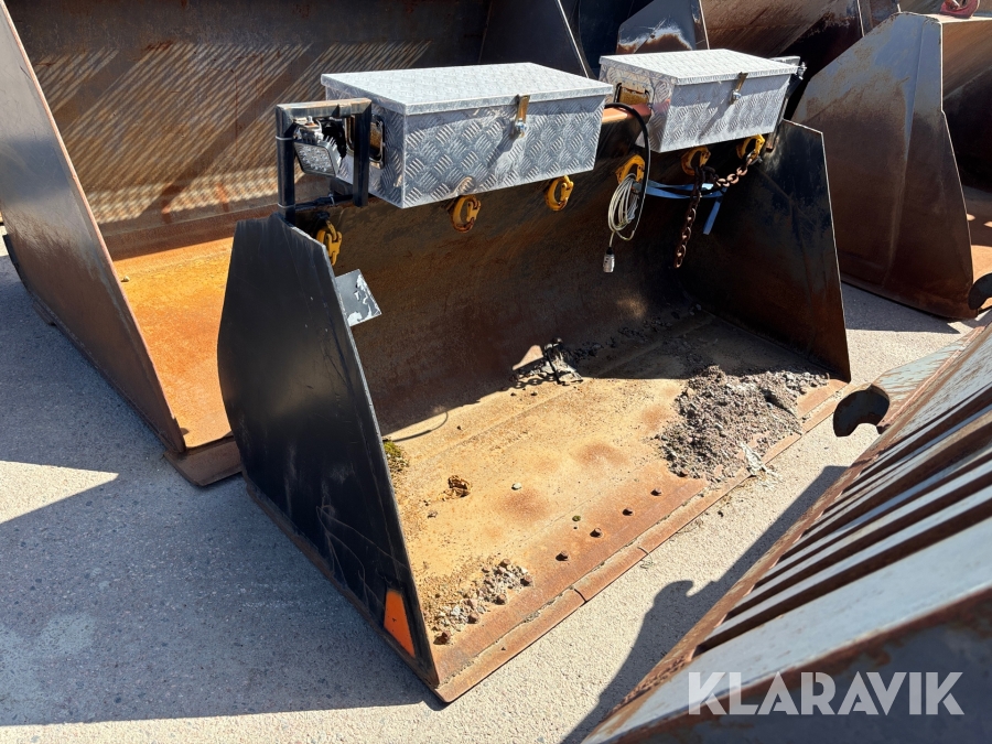 Frontskopa Huddig med lådor och belysning