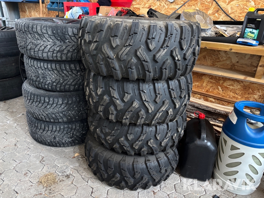 UTV Polaris Ranger XP Kinetic 29.8kW litium Ion med 2 uppsättningar däck